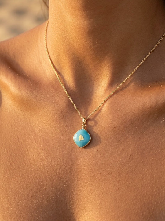 18k Treasure Island Hawaiian Island Small Pendant