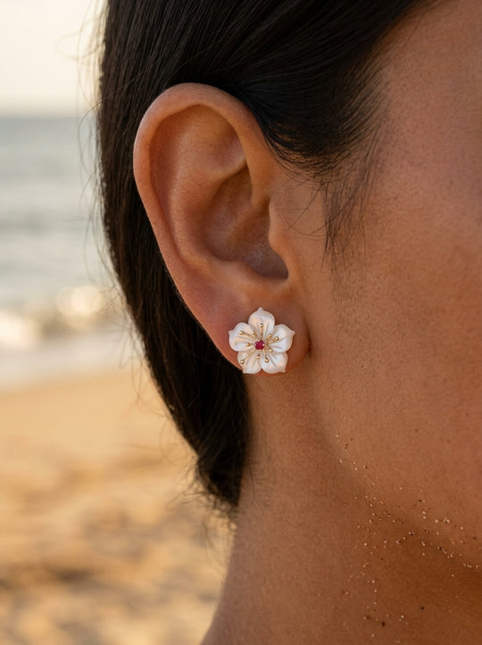 14ky 14mm Mother of Pearl Earrings w/2 Mother of Pearls, 2 Rubies
