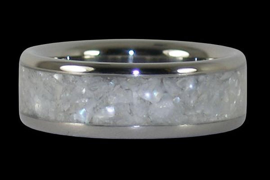 Anillo de titanio de perla blanca