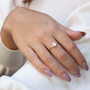 White Sapphire Engagement Rings: A Complete Guide