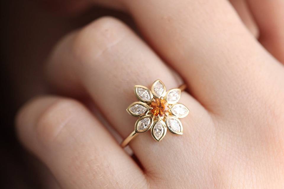 8 Beautiful Flower Engagement Rings that You'll Love