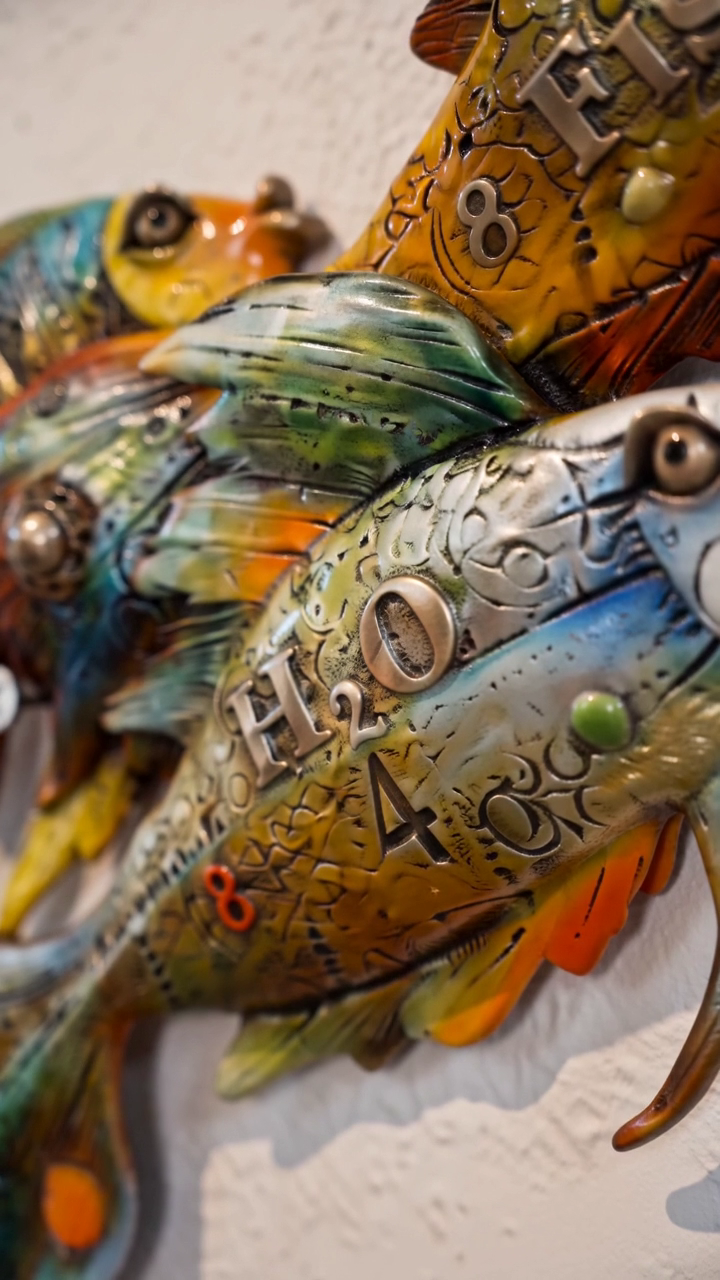 Fishies Going Right — video still at 4s