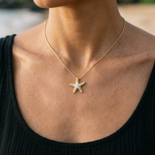 Colgante de estrella marina de 14k 16 mm con 11 diamantes
