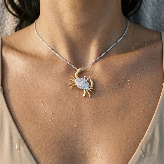 Colgante de cangrejo de 14k 28 mm con 30 diamantes