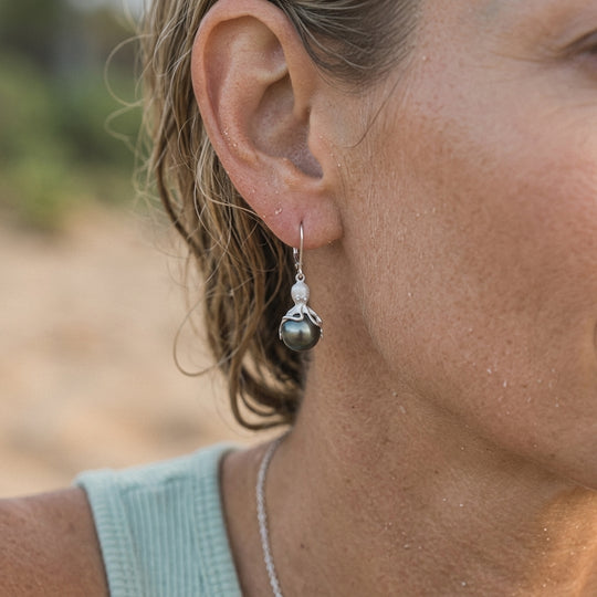 Pendientes de pulpo de oro blanco con perlas y diamantes tahitianos de 11 mm