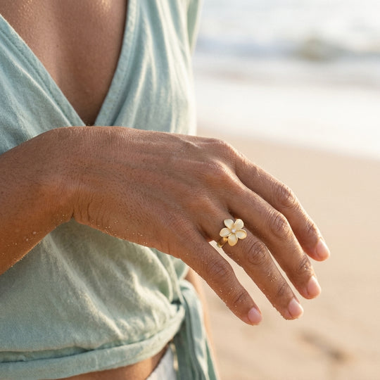 Anneau de plumeria de 18 mm 14K avec diamant