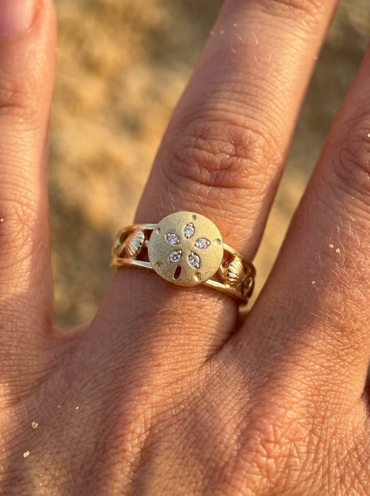 14k 8mm Sand Dollar Ring with 5 Diamonds
