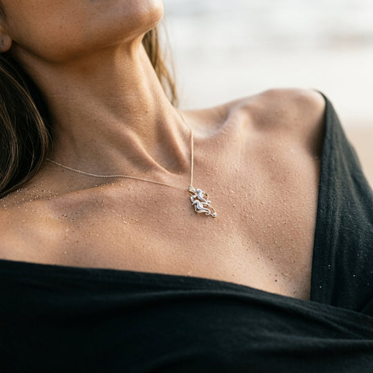 Pendant 14K 2 / Tone Sea Horse avec 5 diamants