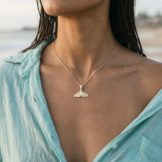 14k 21mm Whale Saw Tail Pendant with 5 Diamonds