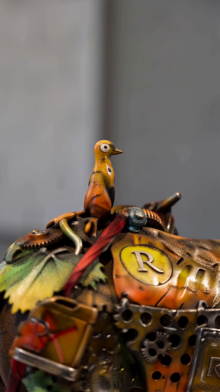 Mini Timothy — video still at 4s