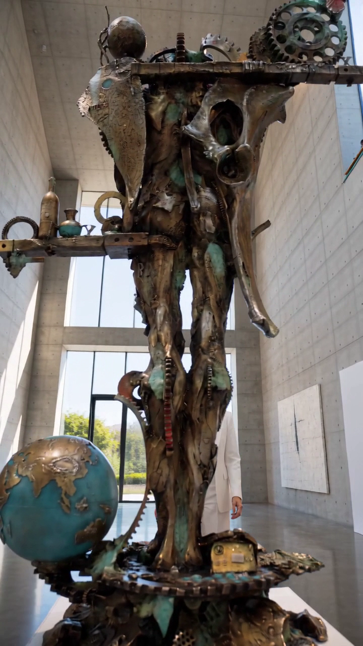 Man dot Earth Life Size — video still at 4s