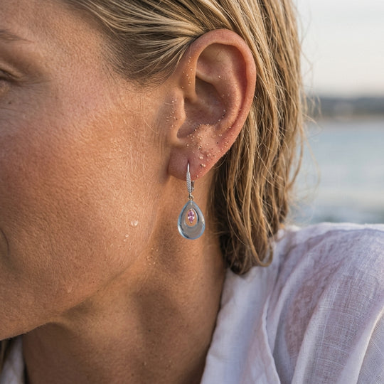Pendientes de 14k 2/Tone Plumeria lei con 4 diamantes