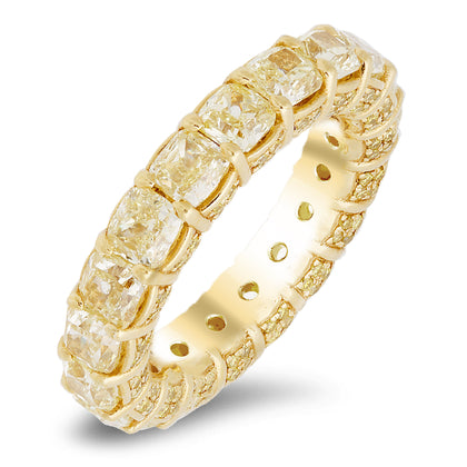 Banda de oro amarillo de 18k con 0.66 ct y 7.29 diamantes de ct