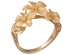Plumeria-Ring aus 14 Kt. Gelbgold mit 3 Diamanten